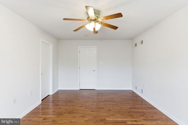 429 AZURE DR, Martinsburg, WV 25404