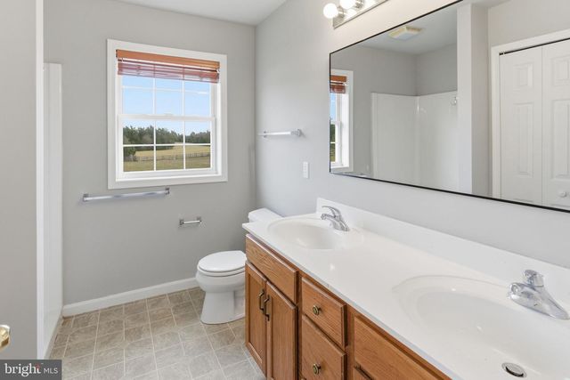 429 AZURE DR, Martinsburg, WV 25404