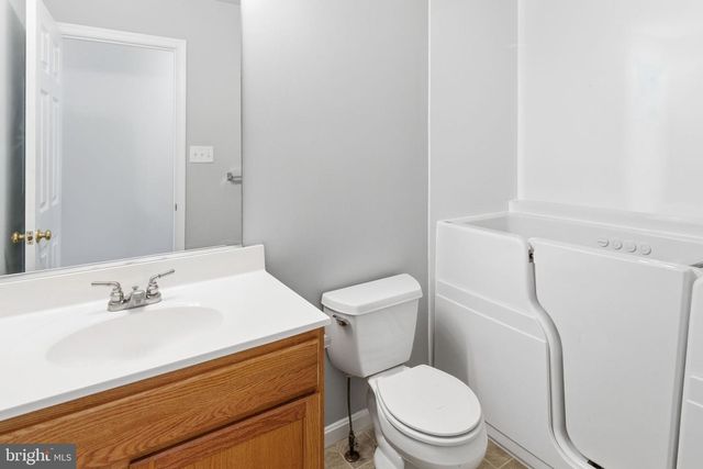 429 AZURE DR, Martinsburg, WV 25404