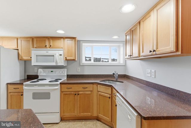 429 AZURE DR, Martinsburg, WV 25404