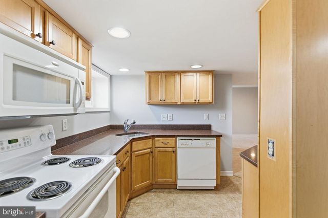 429 AZURE DR, Martinsburg, WV 25404