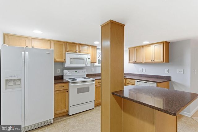 429 AZURE DR, Martinsburg, WV 25404