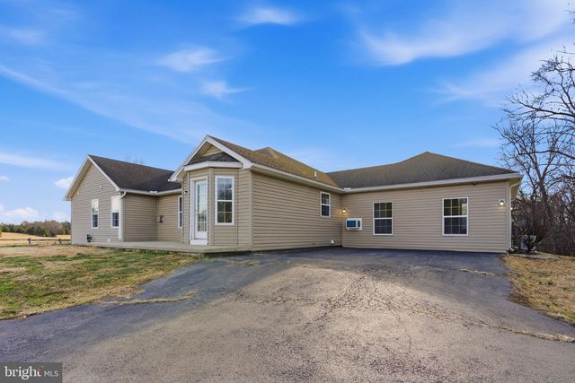 429 AZURE DR, Martinsburg, WV 25404