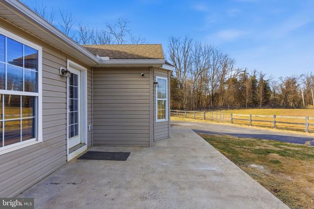 429 AZURE DR, Martinsburg, WV 25404