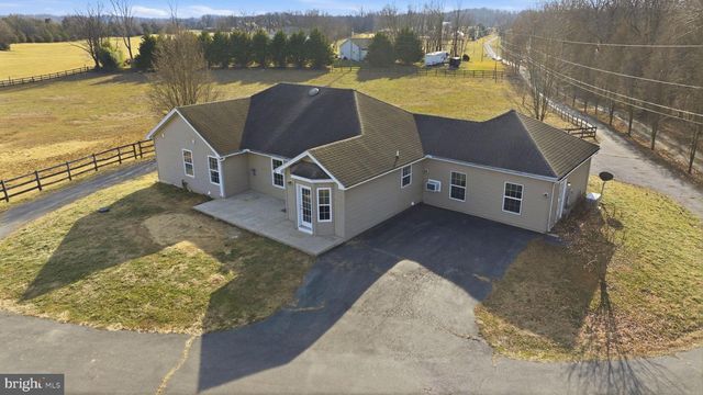 429 AZURE DR, Martinsburg, WV 25404