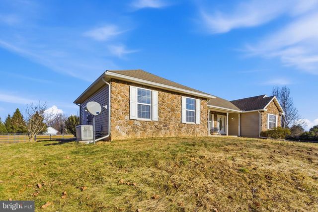 429 AZURE DR, Martinsburg, WV 25404