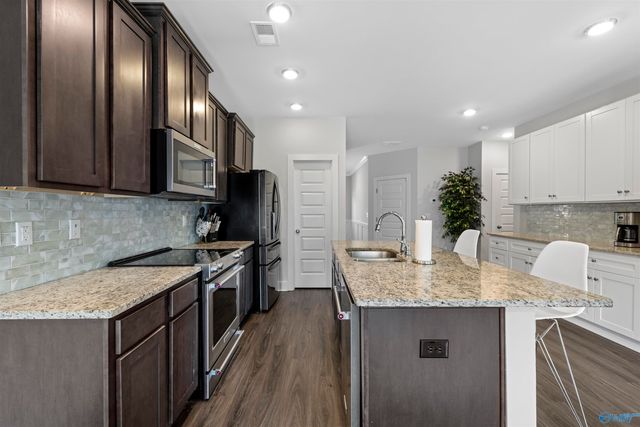 14 Shadow Way, Decatur, AL 35603