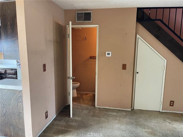 141 N Parkwood Ave 7, Pasadena, CA 91107