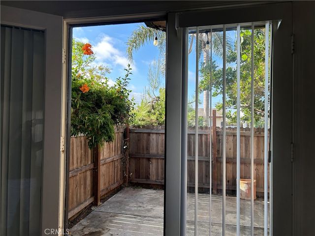 212 Rochester, Huntington Beach, CA 92648