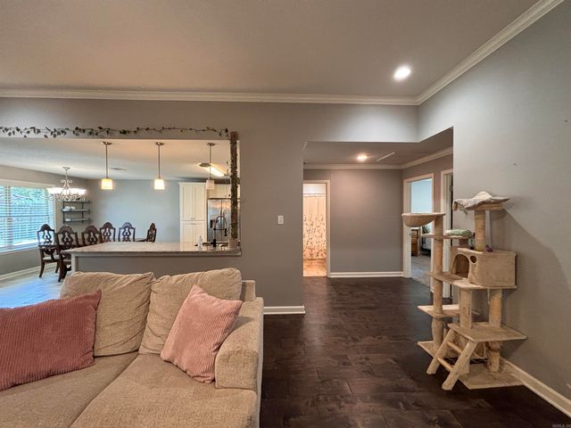 310 S Shady Lane, Benton, AR 72015