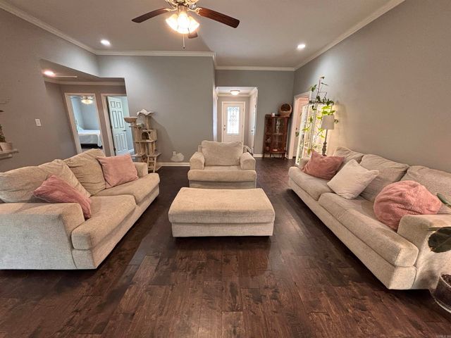 310 S Shady Lane, Benton, AR 72015