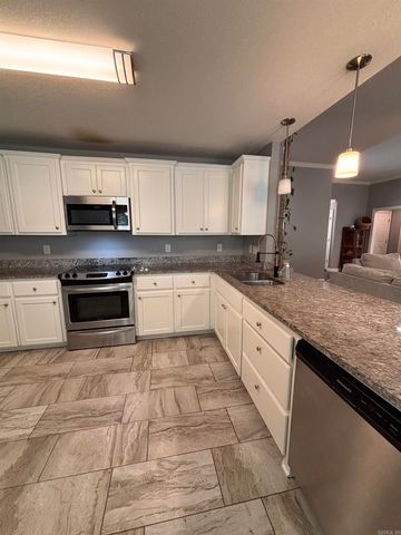 310 S Shady Lane, Benton, AR 72015