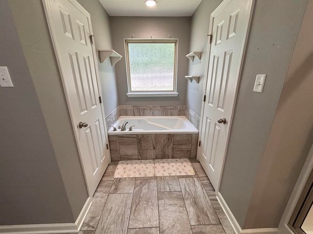 310 S Shady Lane, Benton, AR 72015