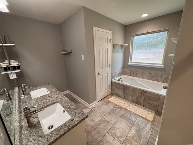310 S Shady Lane, Benton, AR 72015