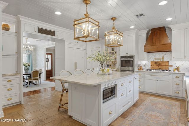 625 Roselawn Boulevard, Lafayette, LA 70503