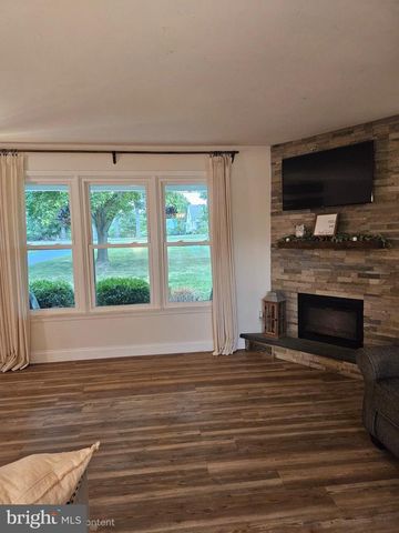 1092 MULLICA HILL RD, Mullica Hill, NJ 08062