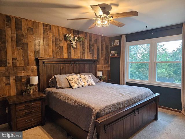 1092 MULLICA HILL RD, Mullica Hill, NJ 08062