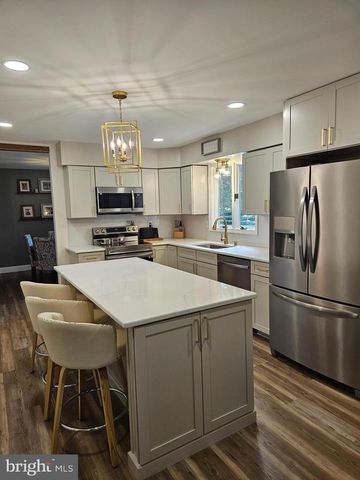 1092 MULLICA HILL RD, Mullica Hill, NJ 08062