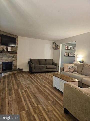 1092 MULLICA HILL RD, Mullica Hill, NJ 08062