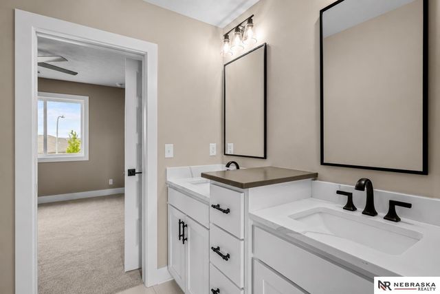 13555 S 49th Street, Papillion, NE 68133