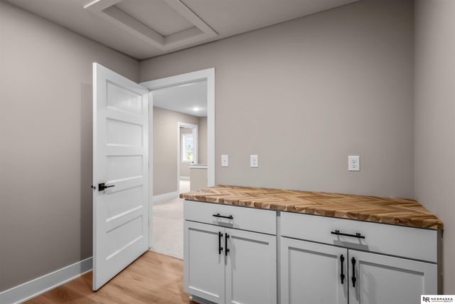 13555 S 49th Street, Papillion, NE 68133