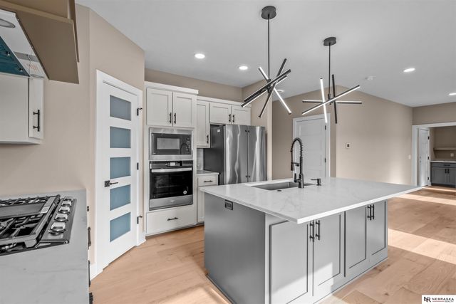13555 S 49th Street, Papillion, NE 68133
