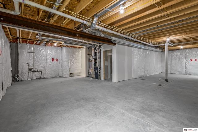13555 S 49th Street, Papillion, NE 68133
