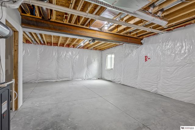 13555 S 49th Street, Papillion, NE 68133