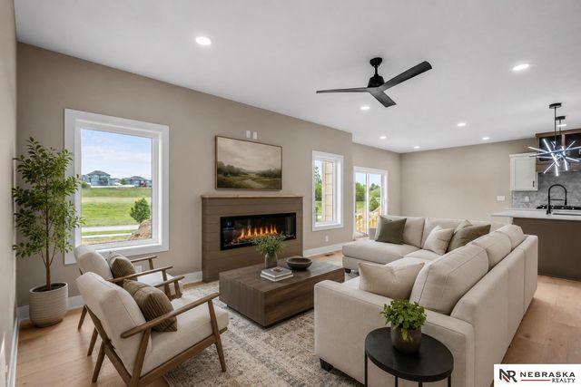 13555 S 49th Street, Papillion, NE 68133