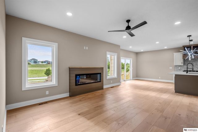 13555 S 49th Street, Papillion, NE 68133