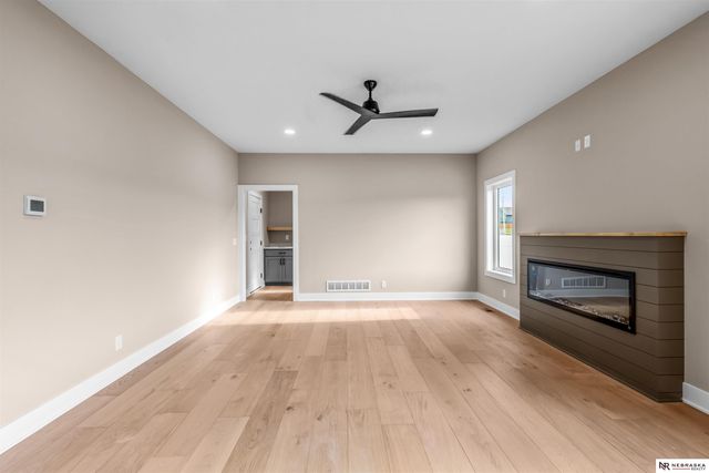 13555 S 49th Street, Papillion, NE 68133