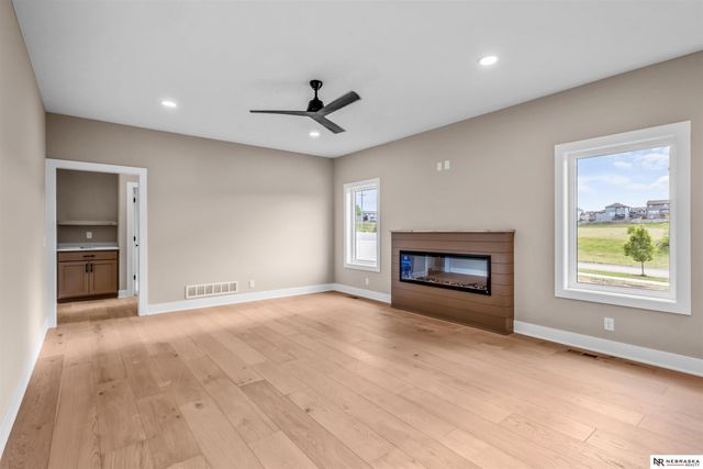 13555 S 49th Street, Papillion, NE 68133