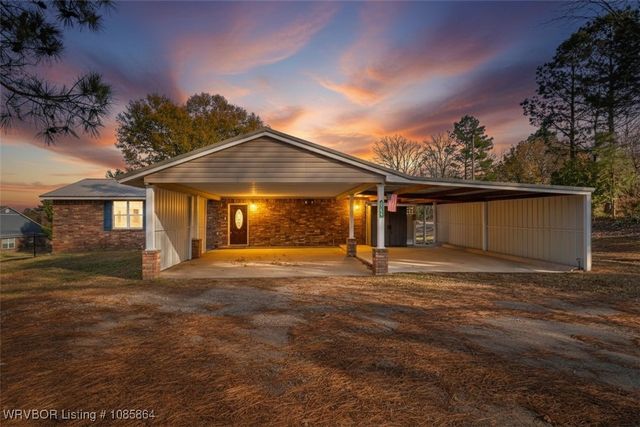 2445 Hollow Tree Lane, Van Buren, AR 72956