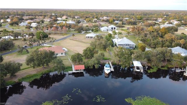 16520 Oakview CIR, Alva, FL 33920