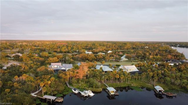 16520 Oakview CIR, Alva, FL 33920