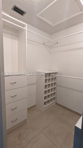 460 Lakeview Dr 4, Weston, FL 33326