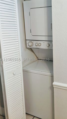 460 Lakeview Dr 4, Weston, FL 33326