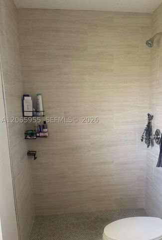 460 Lakeview Dr 4, Weston, FL 33326