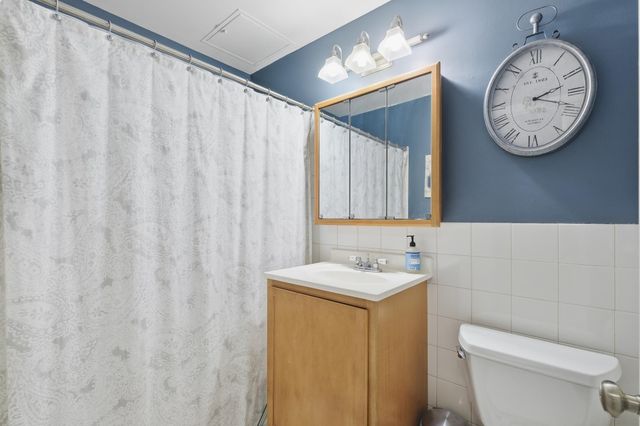 520 Ridgewood Avenue 107, Minneapolis, MN 55403