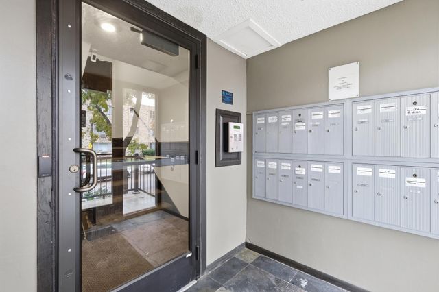 520 Ridgewood Avenue 107, Minneapolis, MN 55403