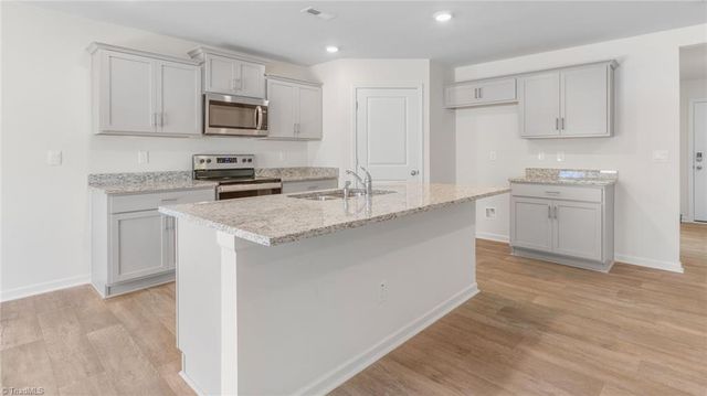 195 Baymeade Drive, Lexington, NC 27295