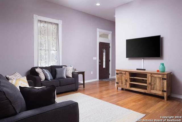 718 N PINE ST, San Antonio, TX 78202