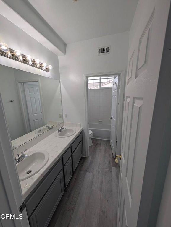 Image 10 of property listing at 417 Spring Park Road, Camarillo, CA 93012