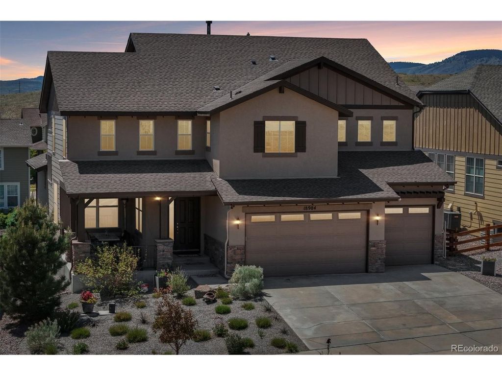 18984 W 85th Blf, Arvada, CO 80007