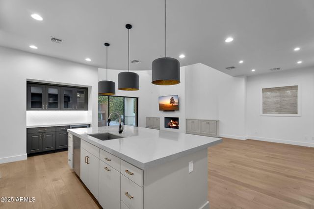 3918 E CRITTENDEN Lane, Phoenix, AZ 85018