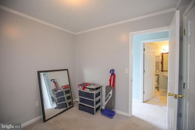 10 WHITING AVE, Boyce, VA 22620