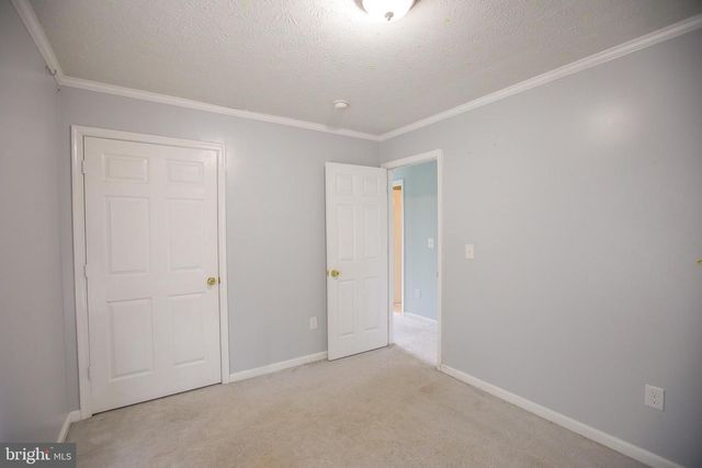 10 WHITING AVE, Boyce, VA 22620