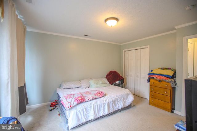 10 WHITING AVE, Boyce, VA 22620