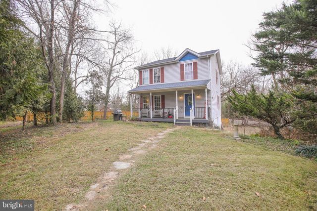 10 WHITING AVE, Boyce, VA 22620