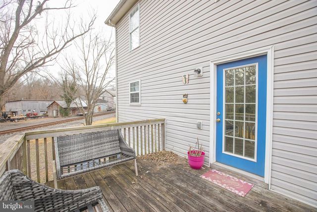 10 WHITING AVE, Boyce, VA 22620